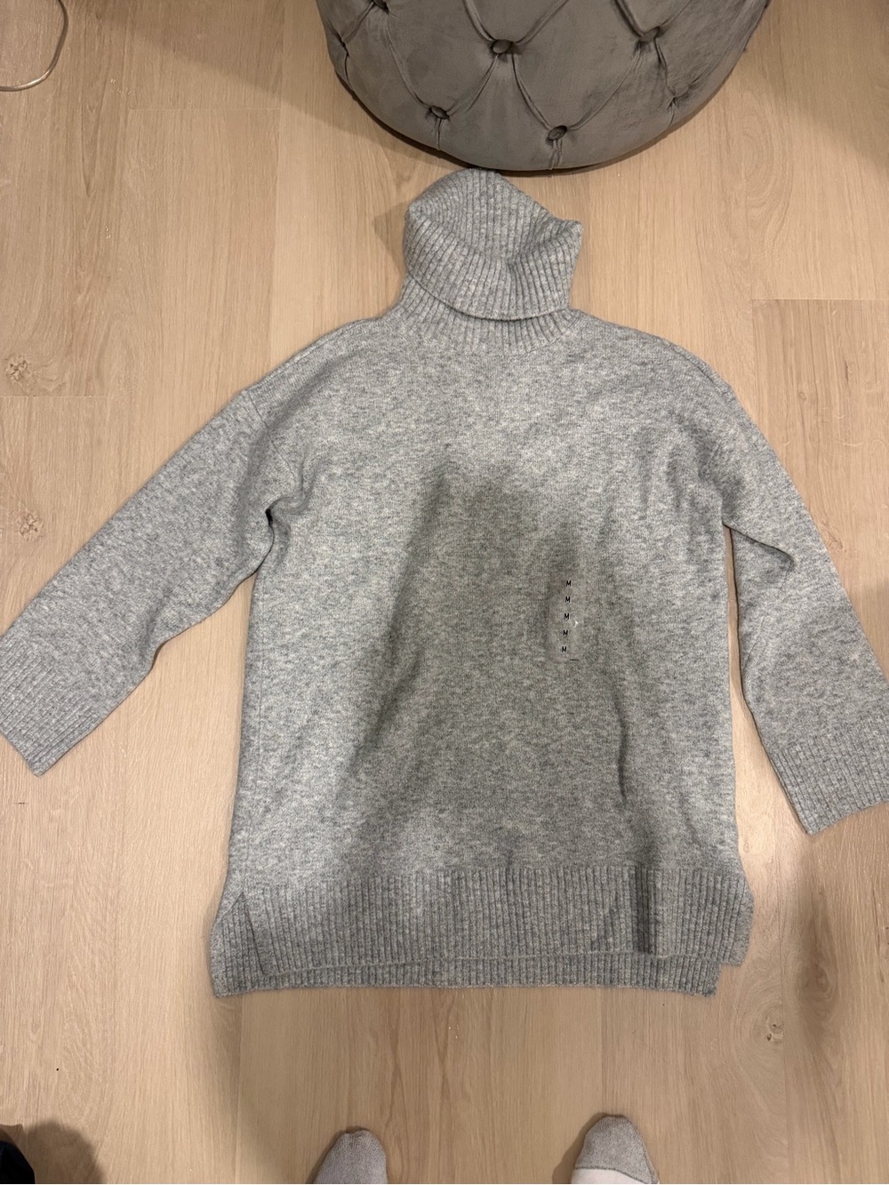Uniqlo Light Gray Women's Ribbed Turtleneck Sweater